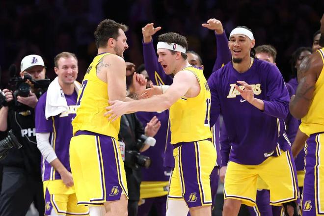 科比退役战十周年 2025-26赛季NBA十场经典战役回