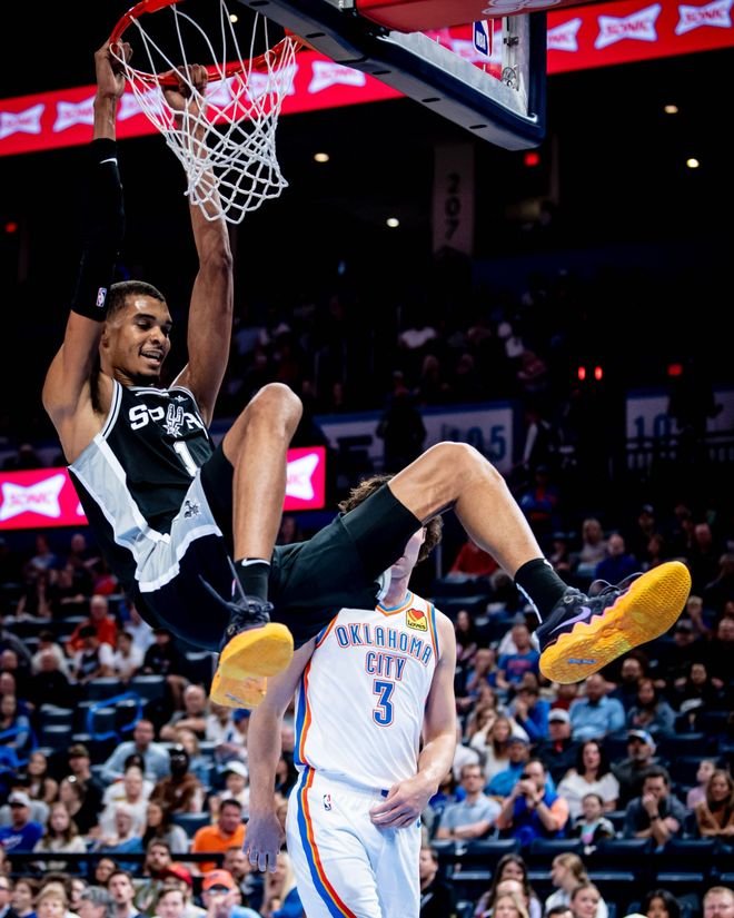 马刺力克绿军豪取5连胜 文班亚马39+8三分创生涯