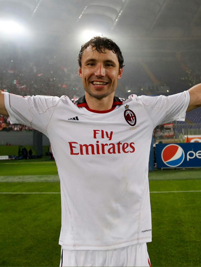 米兰传奇范博梅尔生日快乐 球迷齐贺昔日英雄重